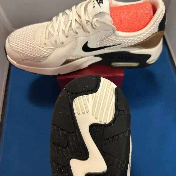 Nike Air Max - Picture 10 of 12